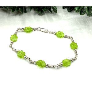 Green Floral Glass Bead and Silver Link Bracelet With Lobster Clasp